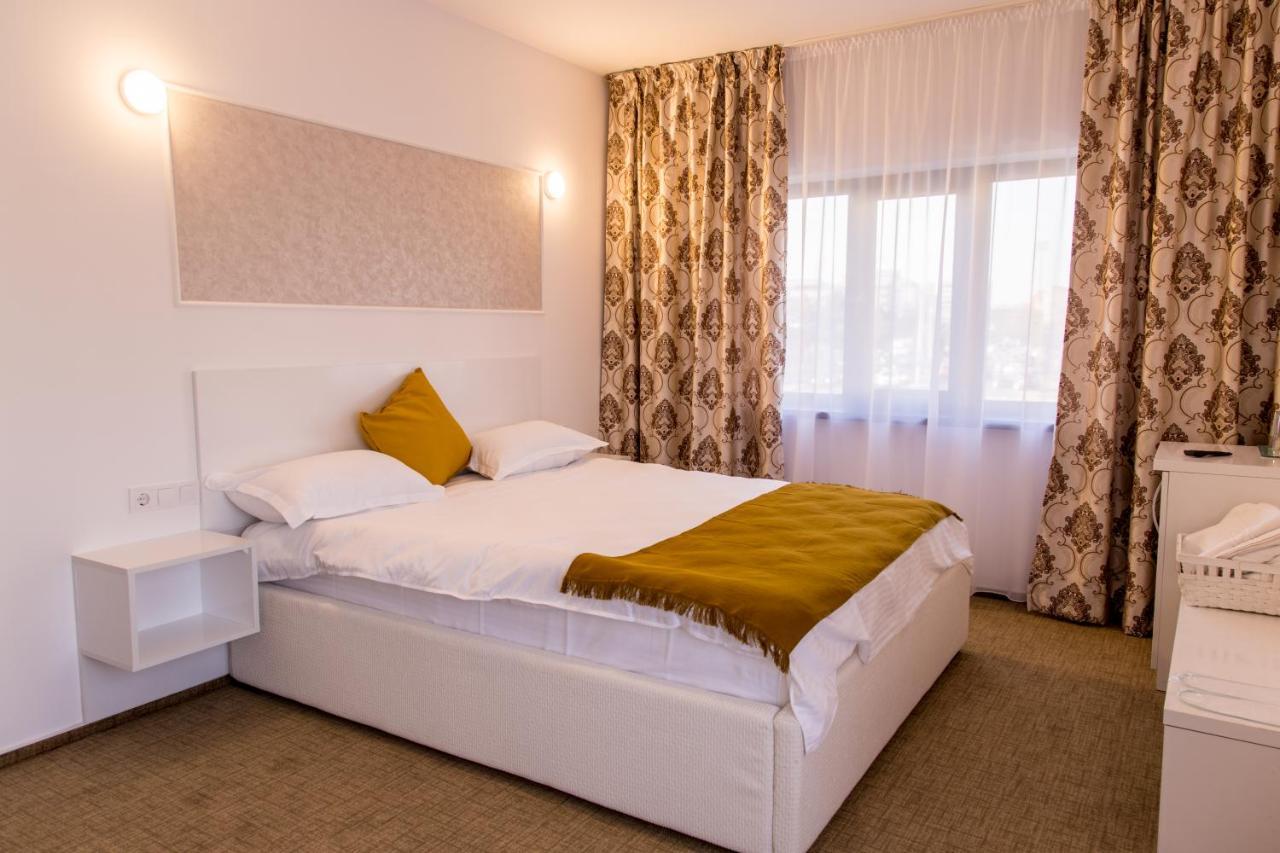 Hotel Complex Carol Buzău Zewnętrze zdjęcie