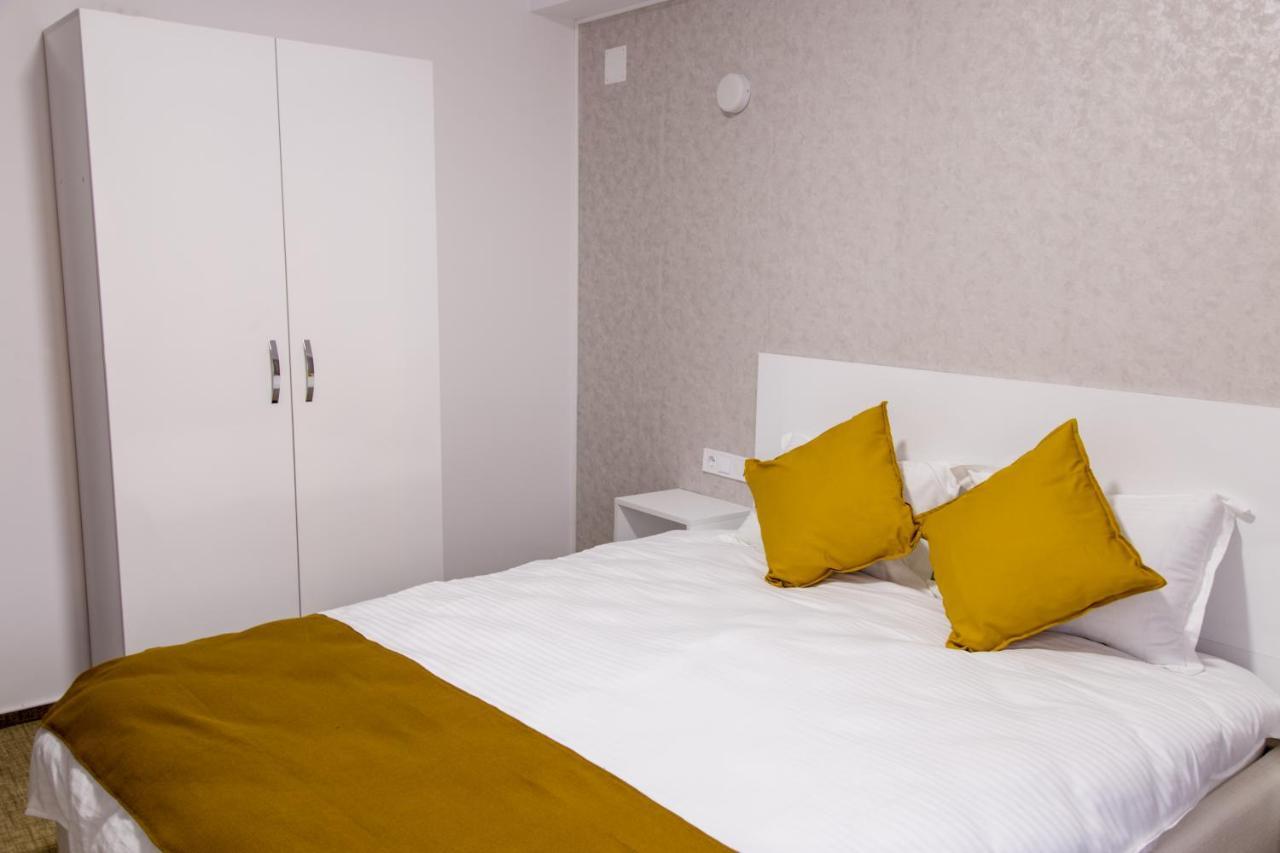 Hotel Complex Carol Buzău Zewnętrze zdjęcie