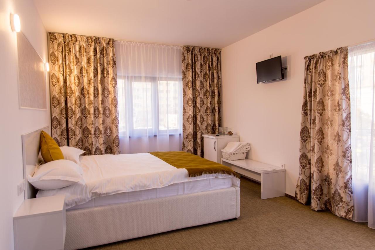 Hotel Complex Carol Buzău Zewnętrze zdjęcie